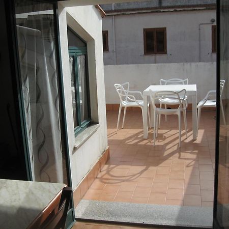 Nino'S Apartments Giardini-Naxos Extérieur photo
