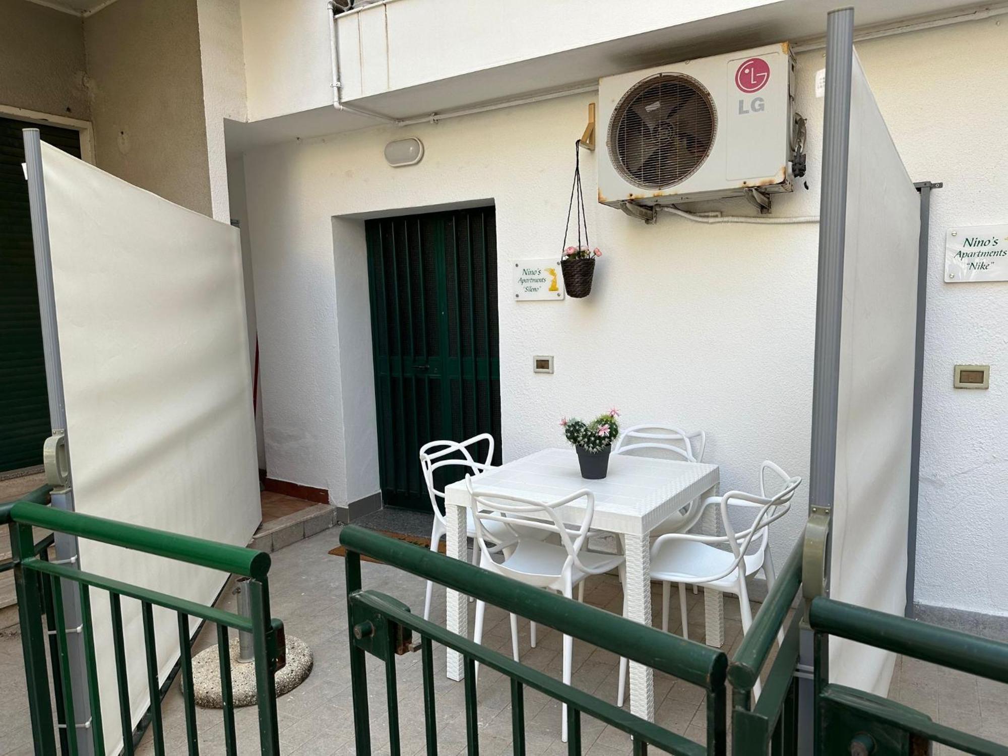 Nino'S Apartments Giardini-Naxos Extérieur photo